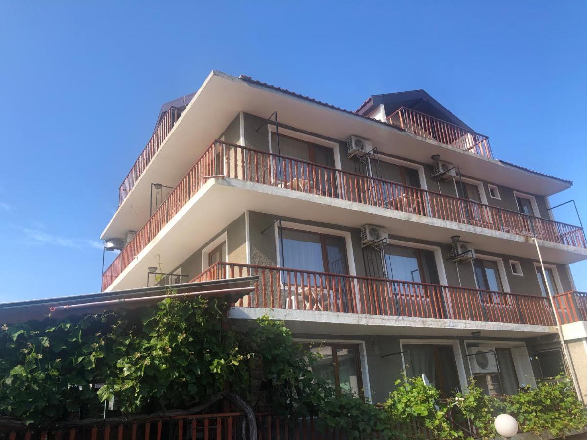 Stoyko'S Guest House Pomorie Exteriör bild