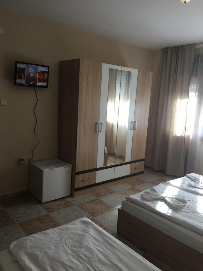 Stoyko'S Guest House Pomorie Exteriör bild